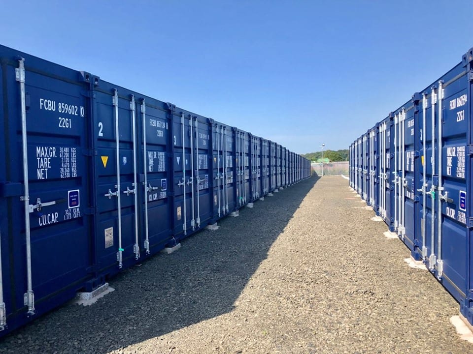 ADVANTAGES OF OUTSIDE CONTAINER STORAGE VS. INTERNAL STORAGE